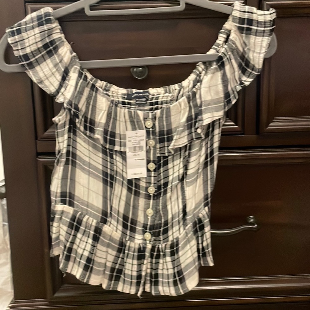 Black and white American eagle shirt